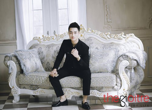 Khi được hỏi tại sao lựa chọn ĐH Kinh tế Quốc dân, anh chàng bộc bạch: “Mình có đam mê rất lớn với kinh doanh, hơn nữa, mình là người thích sự tự do, mong muốn được thoải mái thể hiện cá tính bản thân nên mình nghĩ trường Kinh tế Quốc dân là lựa chọn phù hợp với mình nhất”. Khi được hỏi tại sao lựa chọn ĐH Kinh tế Quốc dân, anh chàng bộc bạch: “Mình có đam mê rất lớn với kinh doanh, hơn nữa, mình là người thích sự tự do, mong muốn được thoải mái thể hiện cá tính bản thân nên mình nghĩ trường Kinh tế Quốc dân là lựa chọn phù hợp với mình nhất”.