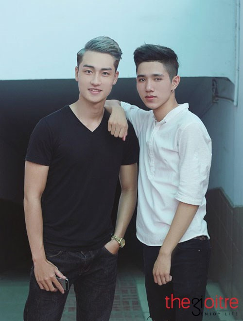 Chia sẻ về dự định trong tương lai, Long đặt ra mục tiêu trước mắt là tốt nghiệp với tấm bằng loại giỏi và mong muốn làm việc cho một doanh nghiệp nước ngoài để phát huy sở trường vốn có là tiếng Anh. Chia sẻ về dự định trong tương lai, Long đặt ra mục tiêu trước mắt là tốt nghiệp với tấm bằng loại giỏi và mong muốn làm việc cho một doanh nghiệp nước ngoài để phát huy sở trường vốn có là tiếng Anh.