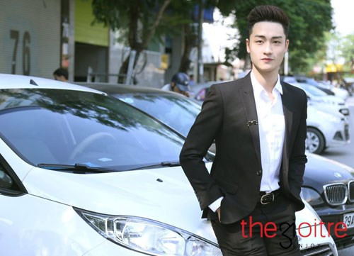 Anh chàng hot boy Trần Duy Long sinh ngày 25/05/1997, quê ở Lạng Sơn, hiện tại đang là sinh viên ĐH Kinh tế Quốc dân. Anh chàng hot boy Trần Duy Long sinh ngày 25/05/1997, quê ở Lạng Sơn, hiện tại đang là sinh viên ĐH Kinh tế Quốc dân.