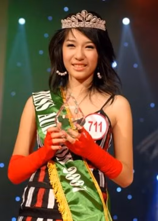Emily là thí sinh giành ngôi vị cao nhất tại Miss Audition 2007.