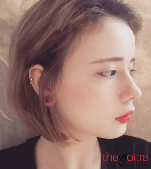 Sandra Danuta sinh năm 2001 tại thành phố Vinh. Bố San là người Việt, mẹ là người Balan.