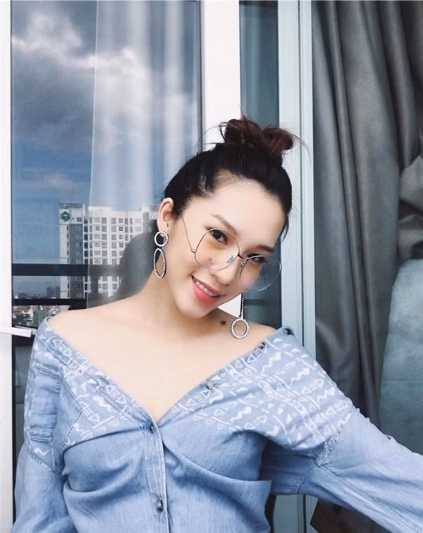 Sau gần 10 năm rời cuộc thi, Emily ngày càng trưởng thành và xinh&nbsp;đẹp hơn.