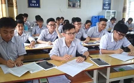 Học sinh khối 12 Quảng Ninh ôn luyện cho kỳ thi