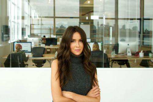 Katelyn Gleason - Nhà sáng lập kiêm CEOE ligible Katelyn Gleason - Nhàsáng lập kiêm CEOEligible