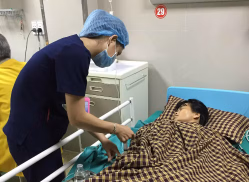 Bà mẹ bị sa trực tràng sau hai lần sinh
