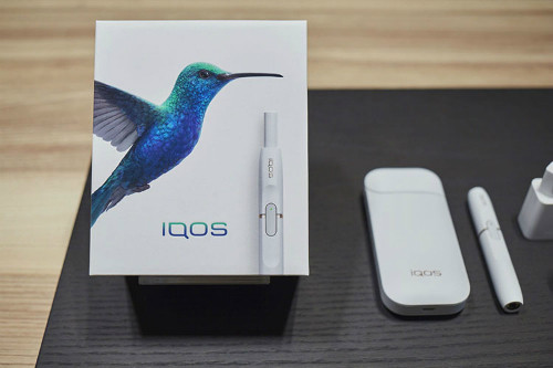 Thiết bị hun nóng thuốc lá IQOS. thiết bị hun nóng thuốc lá được gọi là IQOS