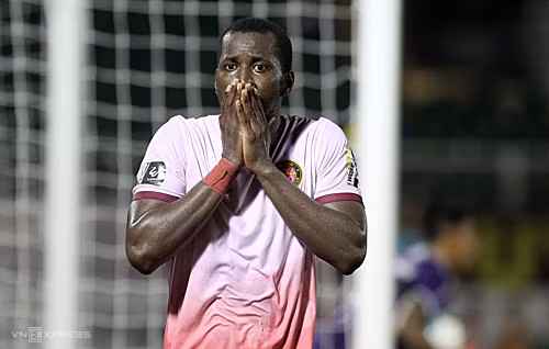 Da Silvatiếc nuối sau khi ghi bàn nhưng không được công nhận. Ảnh: Đức Đồng.