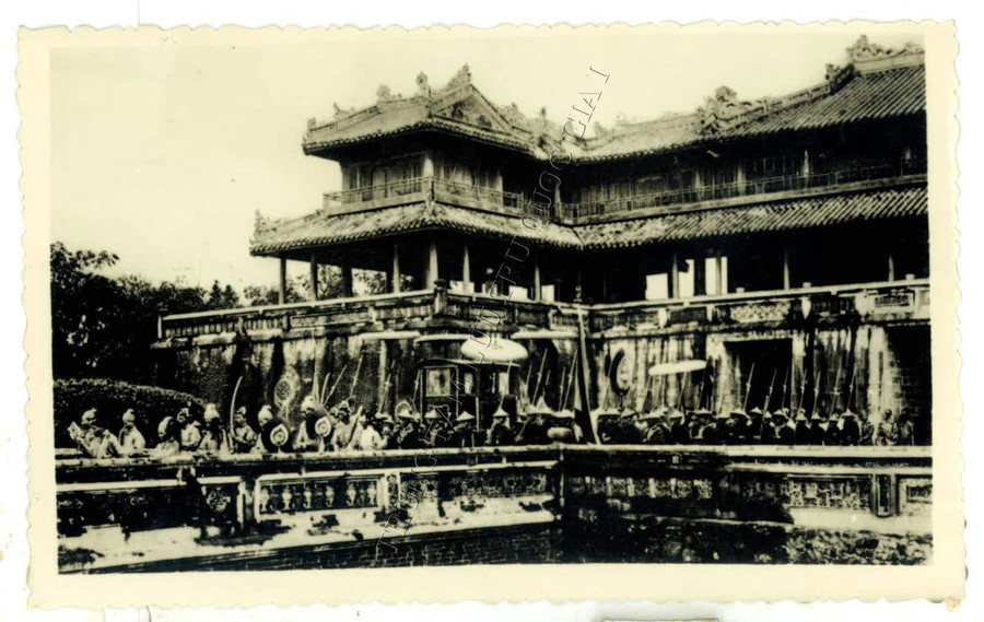 Nhiều tư liệu, hình ảnh được cá nhân hiến tặng. Nhiều tư liệu, hình ảnh được cá nhân hiến tặng.