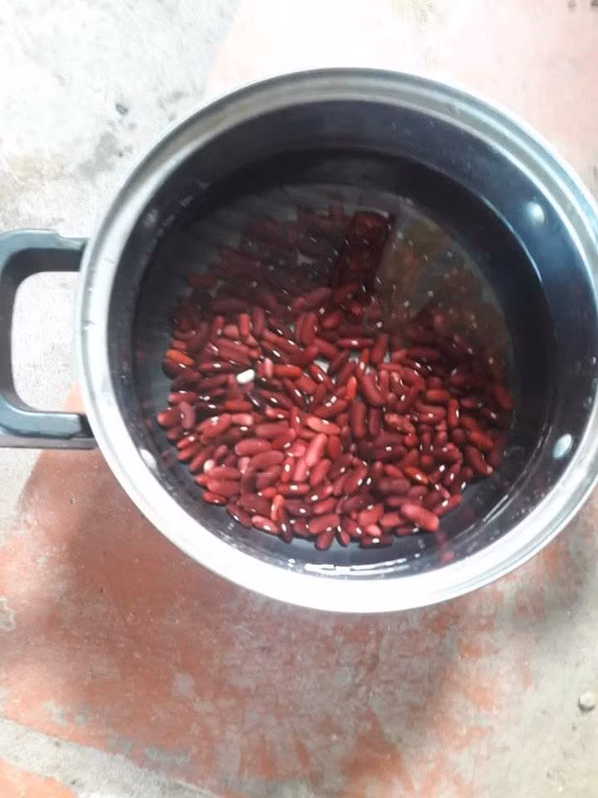 Đua đòi nấu chè đậu đỏ cho người yêu, thanh niên nhận kết đắng-4