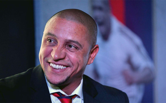 Roberto Carlos, Rio Ferdinand, Luis Figo sẽ đến Việt Nam vào tháng 6