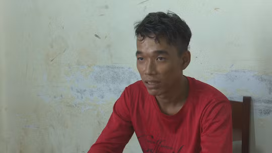 Đối tượng Nguyễn Chí Linh tại cơ quan công an. Ảnh: Người lao động.