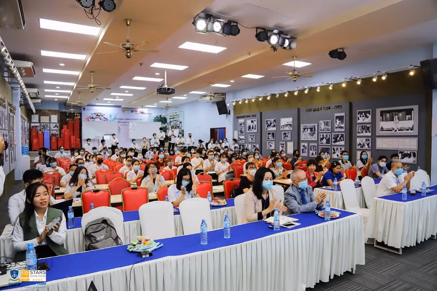 Rộng mở cơ hội nghề nghiệp cho sinh viên ngành Dược học trường ĐH Nguyễn Tất Thành ảnh 1