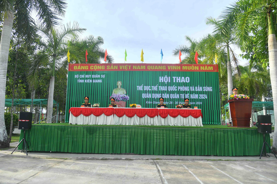 Hội thao năm nay diễn ra tại Tiểu đoàn 3, Trung đoàn 893. Hội thao năm nay diễn ra tại Tiểu đoàn 3, Trung đoàn 893.