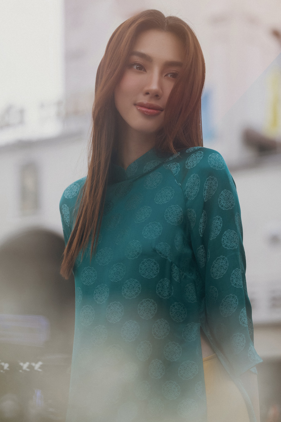 Thùy Tiên khoe nhan sắc như búp bê trong bộ ảnh đón Tết. Thùy Tiên khoe nhan sắc như búp bê trong bộ ảnh đón Tết.