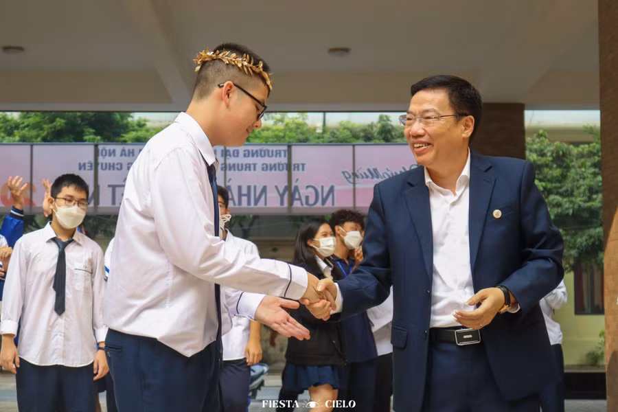 Lê Minh Đức đến từ Zone 9 đã chính thức trở thành quán quân cuộc thi “Khua chiêng vàng” mùa 7 với chủ đề “The Diary Gaps”.