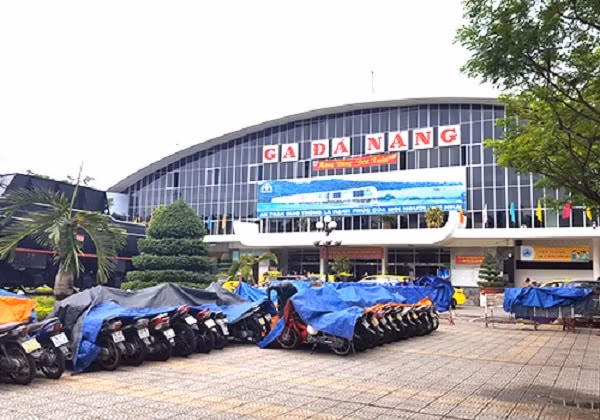 Ga đường sắt Đà Nẵng nằm ở trung tâm TP Đà Nẵng