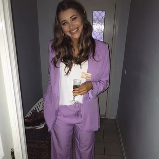 Người mẫu không hề hay biết rằng mình đang mang thai