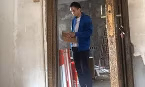 Anh Thích trong phòng đang sửa 902