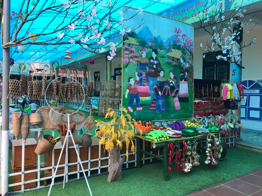 Tạo môi trường giáo dục cho trẻ.