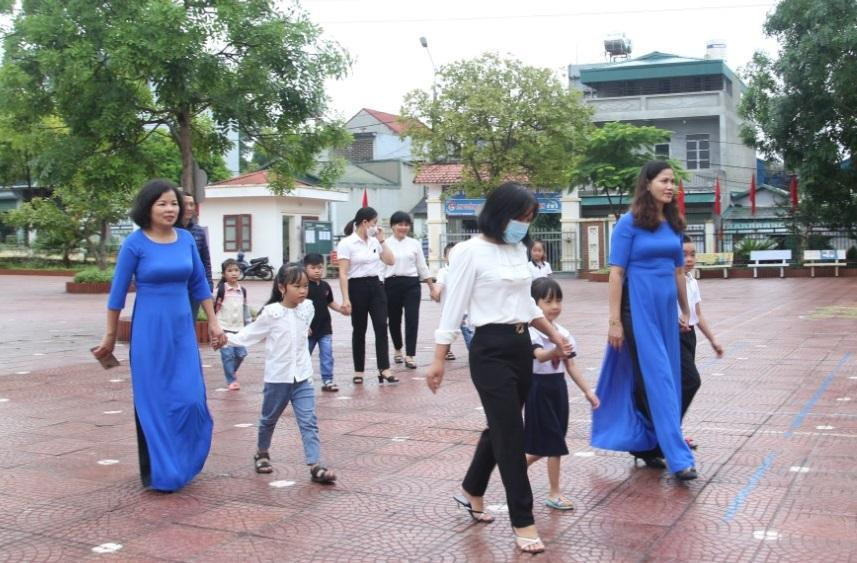 Trường Tiểu học Kim Đồng, TP Lai Châu đón học sinh lớp 1 tựu trường. Trường Tiểu học Kim Đồng, TP Lai Châu đón học sinh lớp 1 tựu trường.