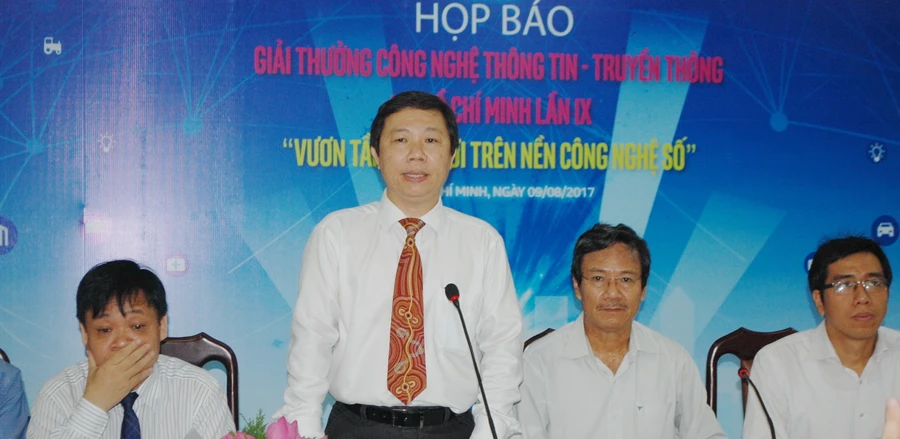 PGS.TS Dương Anh Đức – Giám đốc Sở Thông tin truyền thông TP.HCM thông tin về giải thưởng thưởng 