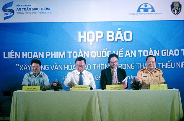 Đại diện ban tổ chức tại buổi họp báo