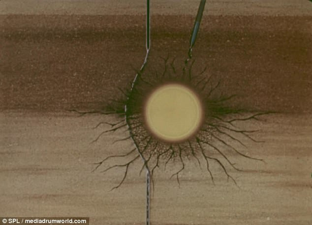 Vụ nổ làm tắt đám cháy trong 23 giây Vụ nổ làm tắt đám cháy trong 23 giây