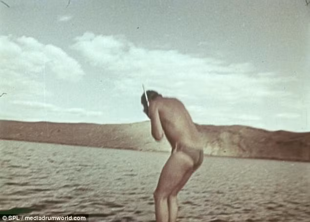 Bộ trường xây dựng cơ khí từng tắm hồ Bộ trường xây dựng cơ khí từng tắm hồ