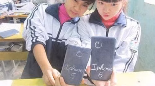 Điện thoại quả táo phiên bản học trò.