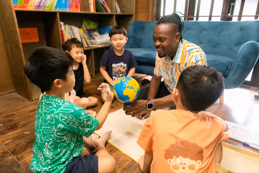 Học sinh trường Maya thực hành Dự án nghiên cứu học thuật liên môn với sự đồng hành của giáo viên Montessori nước ngoài