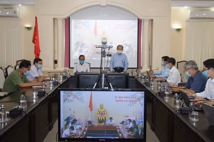 Ban Chỉ đạo phòng, chống dịch Covid-19 tỉnh họp khẩn với UBND huyện Lai Vung (ảnh CTTĐT Đồng Tháp)