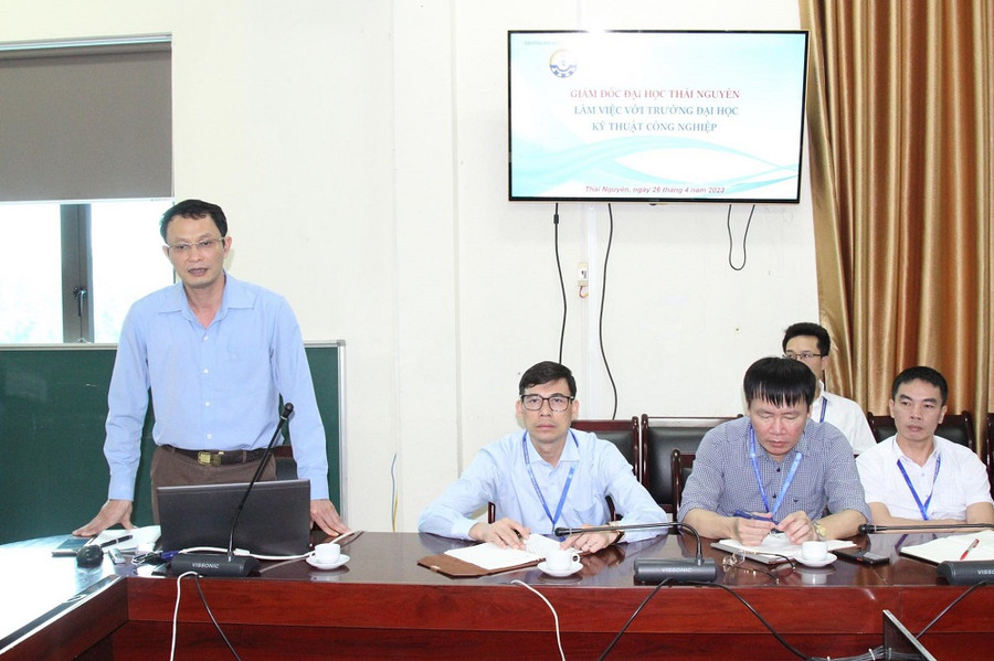 PGS.TS Ngô Như Khoa, Bí thư Đảng ủy, Chủ tịch Hội đồng trường Đại học Kỹ thuật Công nghiệp phát biểu tại buổi làm việc. PGS.TS Ngô Như Khoa, Bí thư Đảng ủy, Chủ tịch Hội đồng trường Đại học Kỹ thuật Công nghiệp phát biểu tại buổi làm việc.