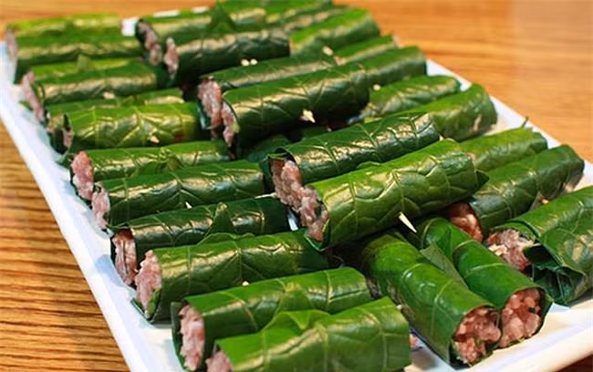 Theo kết quả nghiên cứu hiện đại, lá lốt có tác dụng kháng khuẩn, chống viêm và giảm đau khá tốt.