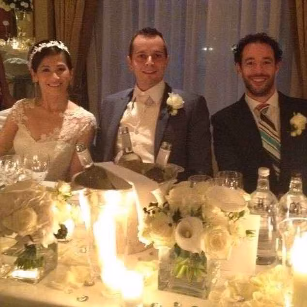 Cả hai trong hôn lễ. (Ảnh: dailymail)