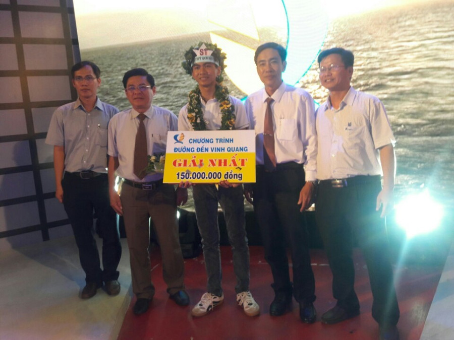 Lâm Sơn Hải với lãnh đạo ngành giáo dục tỉnh nhà Lâm Sơn Hải với lãnh đạo ngành giáo dục tỉnh nhà