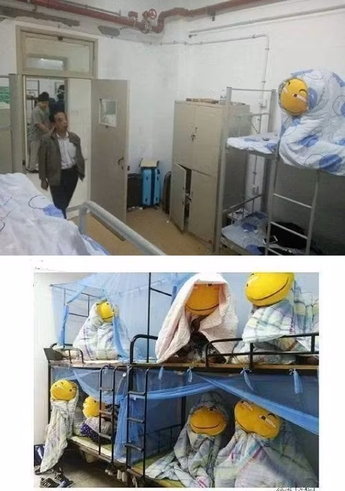 Nửa đêm tại ký túc xá nam. Nửa đêm tại ký túc xá nam.