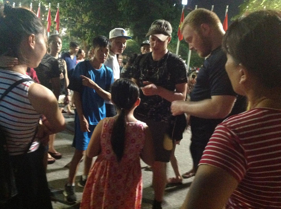 học tiếng Anh, học sinh nghèo vượt khó, tự học tiếng Anh, bí kíp học tiếng Anh học tiếng Anh, học sinh nghèo vượt khó, tự học tiếng Anh, bí kíp học tiếng Anh