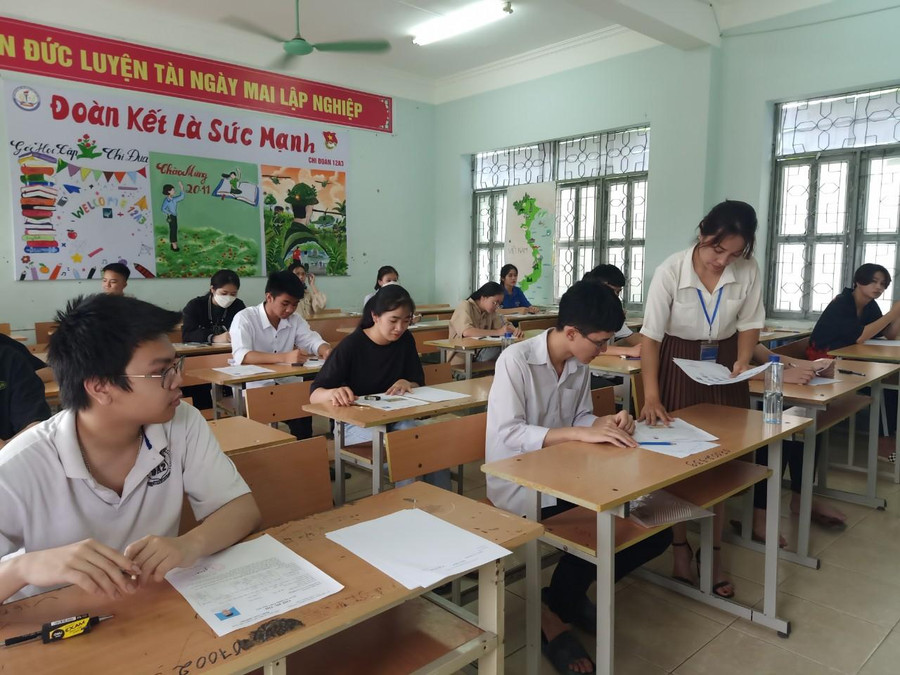 Lai Châu có trên 3.100 thí sinh đăng ký dự thi môn Ngoại ngữ. Lai Châu có trên 3.100 thí sinh đăng ký dự thi môn Ngoại ngữ.