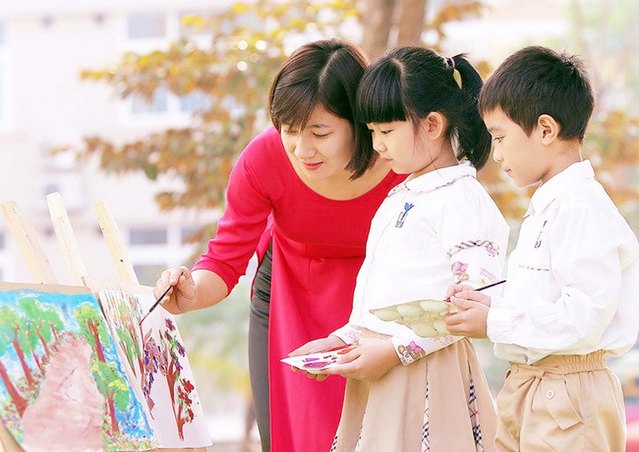 Bồi dưỡng đội ngũ nhà giáo phải đủ phẩm chất, năng lực, đáp ứng yêu cầu đổi mới giáo dục phổ thông Bồi dưỡng đội ngũ nhà giáo phải đủ phẩm chất, năng lực, đáp ứng yêu cầu đổi mới giáo dục phổ thông