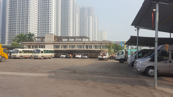 Bãi xe trái phép đầu ngõ 136, đường Hồ Tùng Mậu thu quá giá đã được Báo Giao thông đề cập vẫn ngang nhiên hoạt động cả năm nay 12