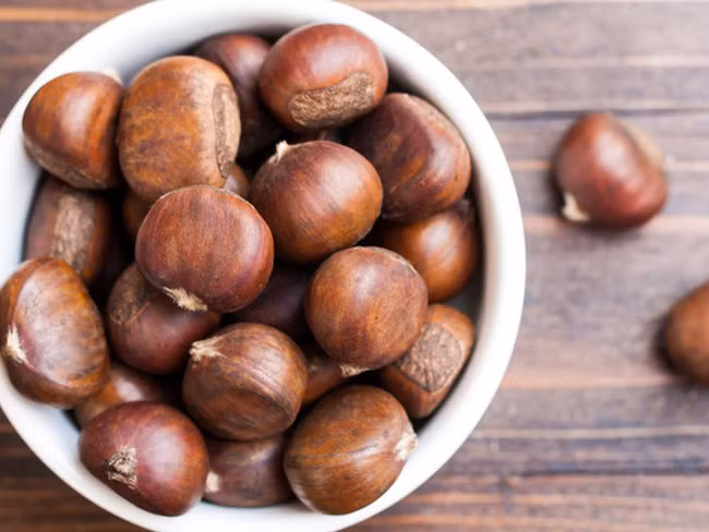 Ăn hạt dẻ vào mùa đông ngon thật ngon nhưng không phải ai cũng biết dùng đúng cách - Ảnh 1.