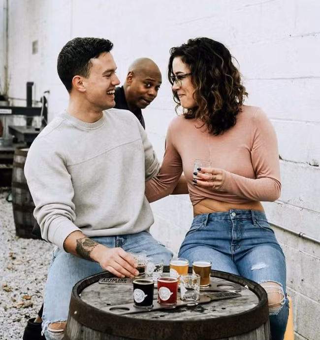 hai huoc bi nguoi noi tieng pha dam khi dang "tu suong" hinh anh 2