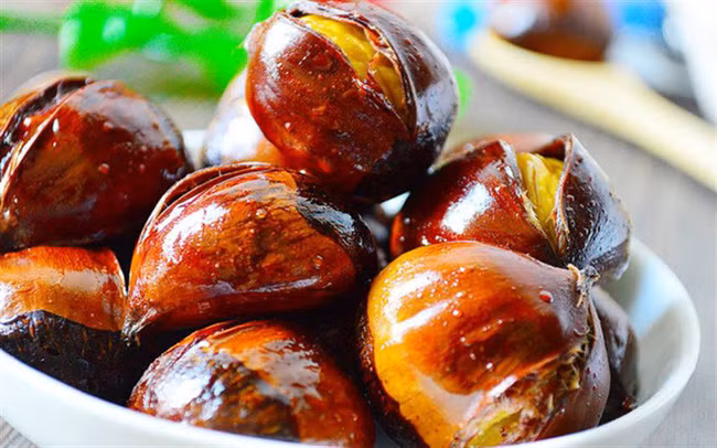 Ăn hạt dẻ vào mùa đông ngon thật ngon nhưng không phải ai cũng biết dùng đúng cách - Ảnh 4.