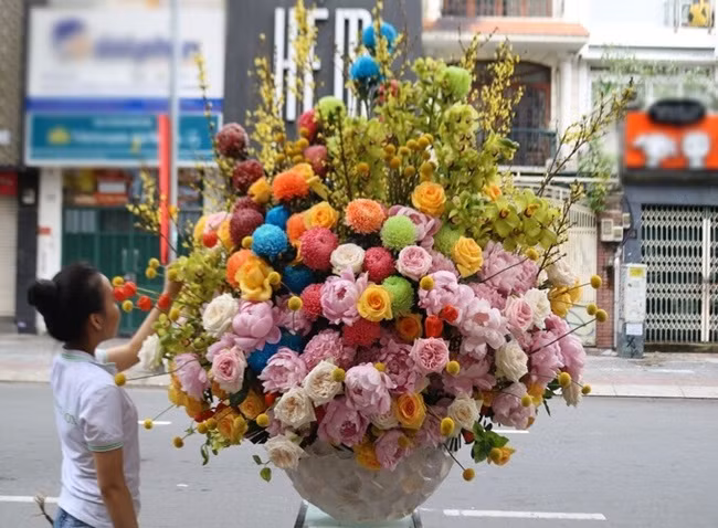 Bình hoa giá 65 triệu đồng. (Ảnh: Flower box).