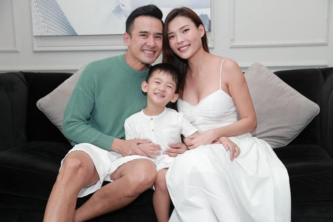 Gia đình nhỏ hạnh phúc của Lương Thế Thành và Thúy Diễm.