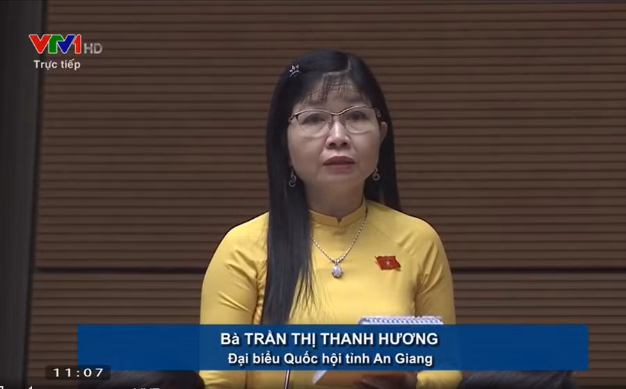 Đại biểu Trần Thị Thanh Hương nêu vấn đề an toàn đối với học sinh khi được đến trường. Ảnh chụp màn hình.