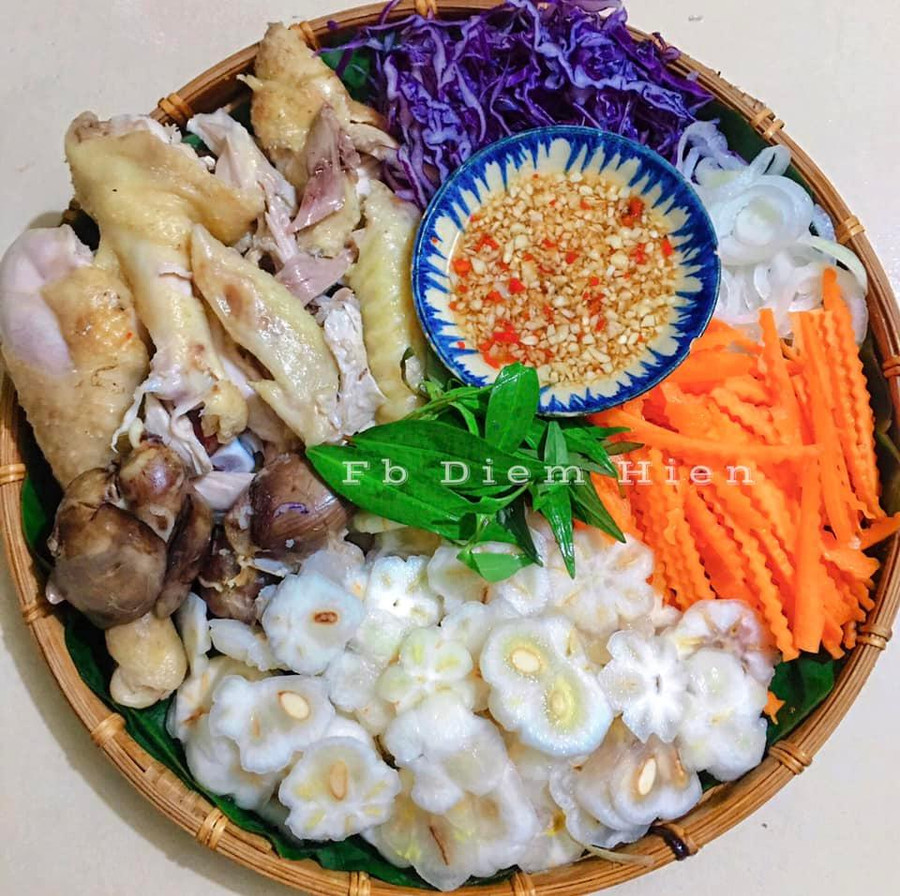 Măng cụt và thịt gà đều là những thực phẩm chứa nhiều thành phần dinh dưỡng.