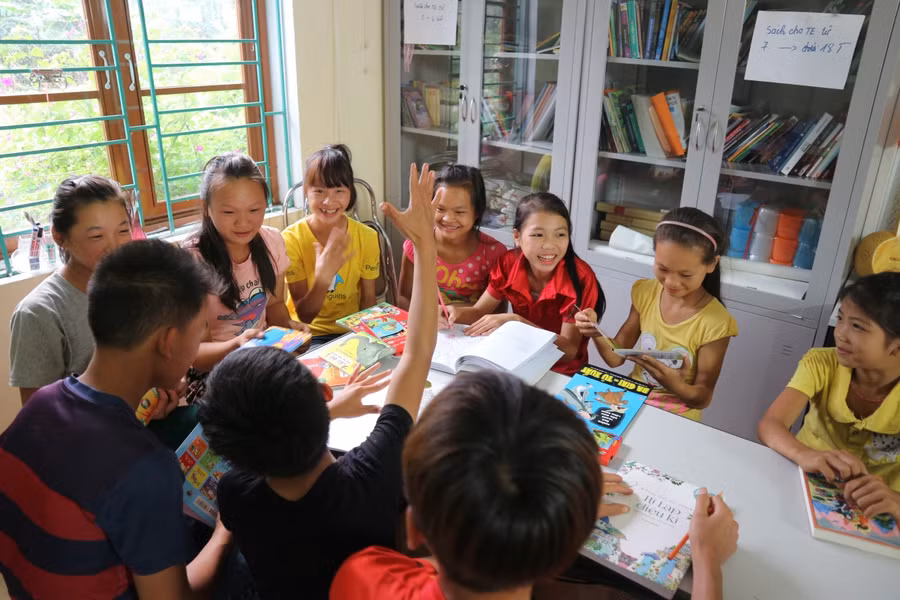 Bên cạnh quyền được chăm sóc và bảo vệ, trẻ em cũng có quyền được trang bị những kiến thức, kỹ năng phòng chống xâm hại và tự bảo vệ mình Ảnh: C.F