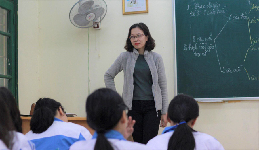 “Sao cứ bắt giáo viên chúng tôi phải như thánh?“