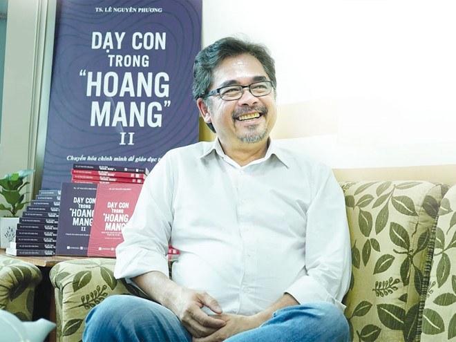 Tiến sĩ Lê Nguyên Phương tác giả bộ sách “Dạy con trong hoang mang”. Ảnh: T.G